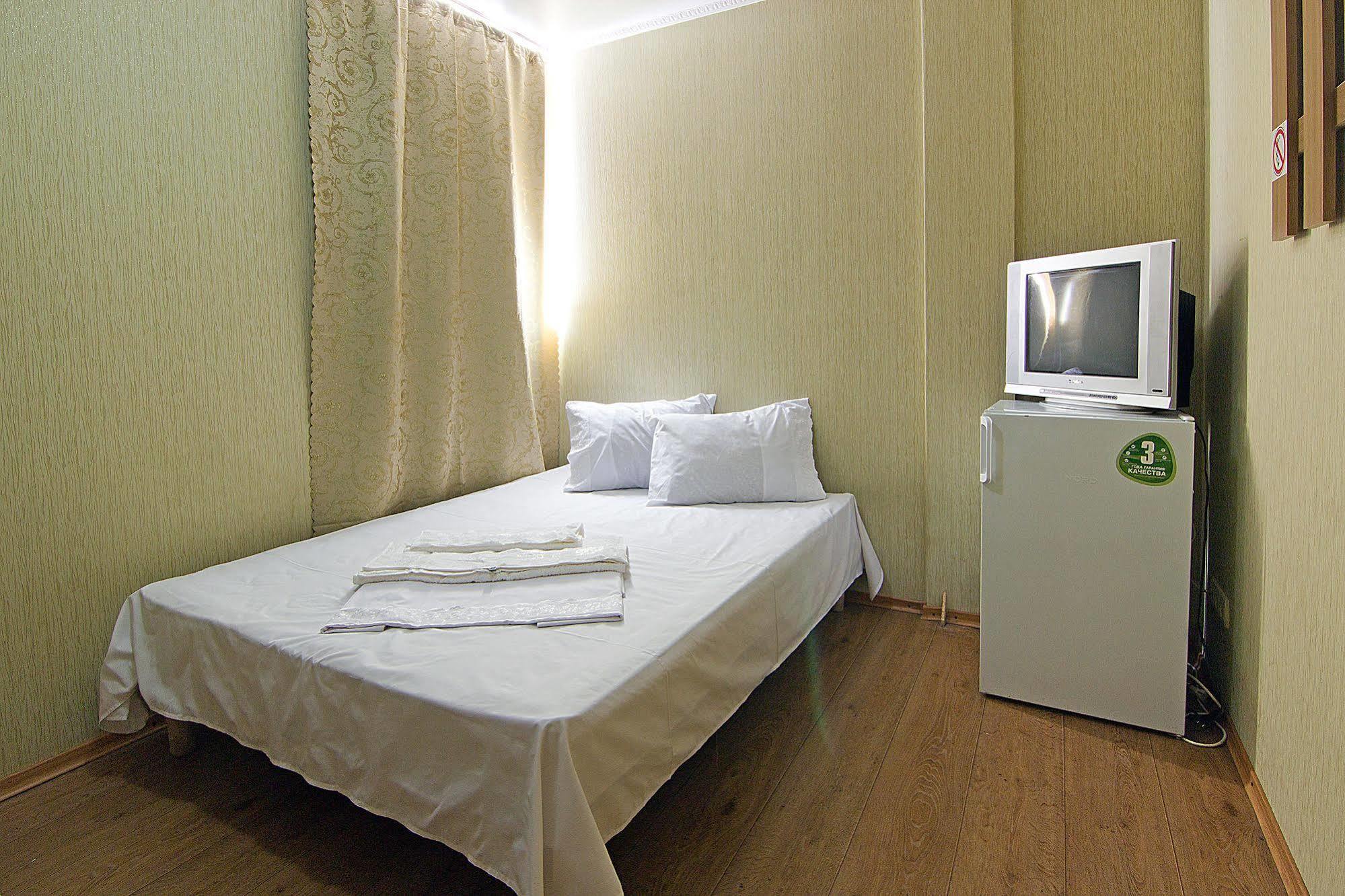Tokyo Star Economy Hotel Odessa Esterno foto